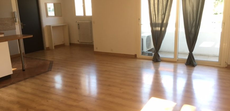T3 avec balcon et garage – Séjour CLIMATISE